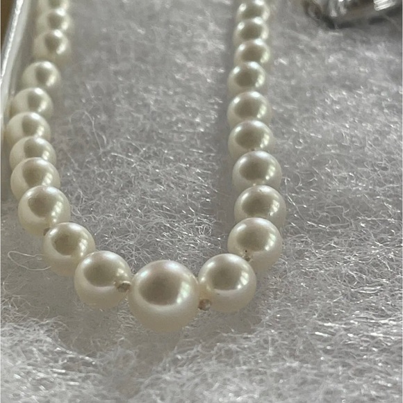 Vintage Mikimoto Pearls w/ Silver Clasp - Picture 4 of 5